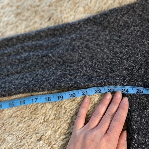 Hollister Woman’s Long Grey Sleeved  Cardigan Sweater (Medium) - Picture 8 of 12